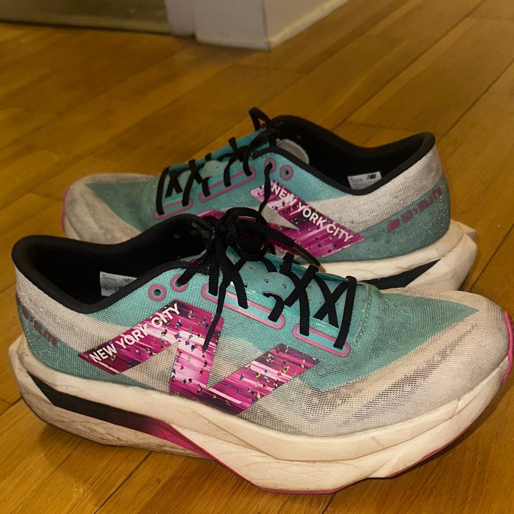 New Balance limited edition TCS NYC Marathon FuelCell SuperComp Elite v4 - Picture 5 of 10